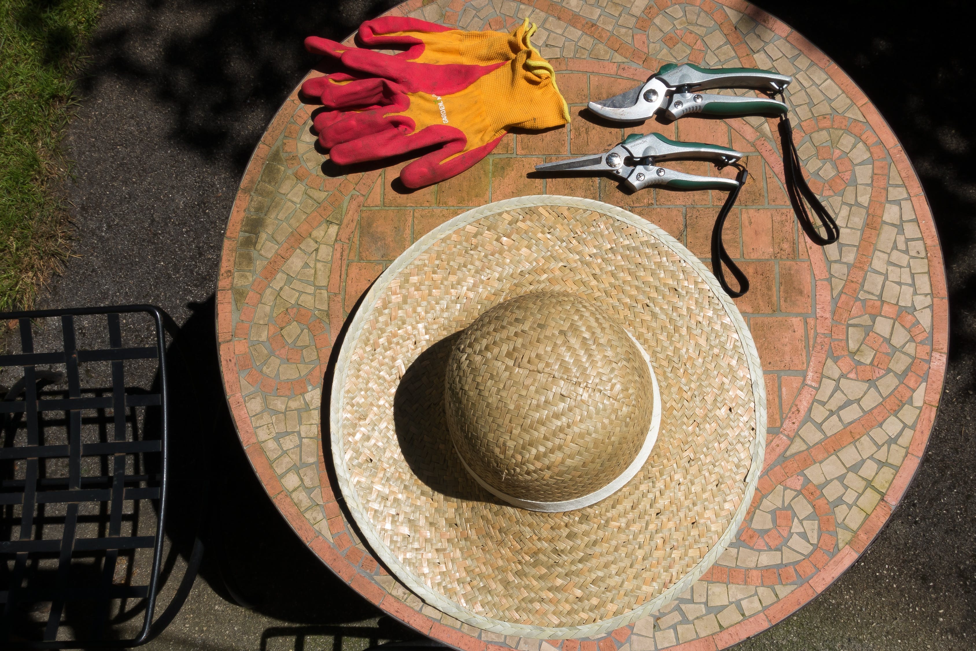 Sun Hat for UV Protection, Pliers and Gloves