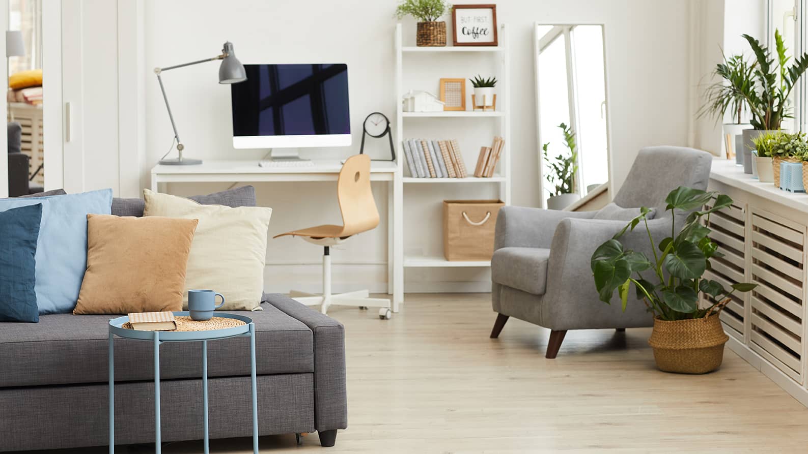 Cozy Apartment Office